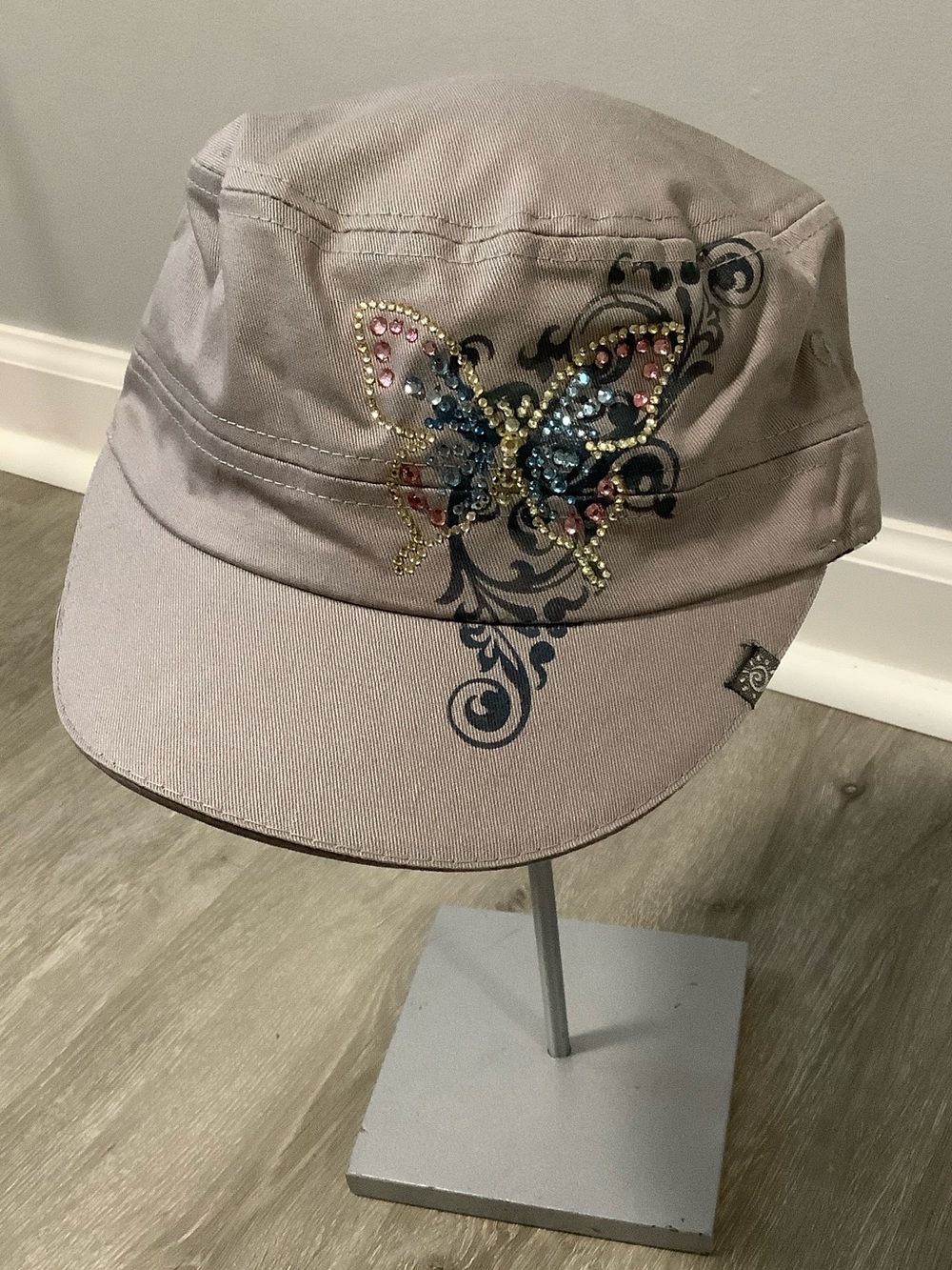 Del Sol color changing butterfly Paige boy hat